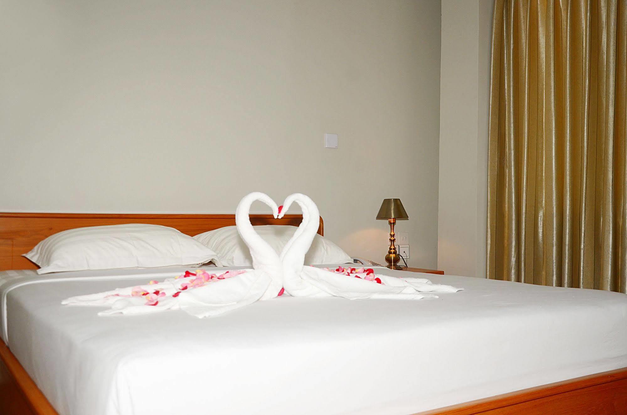 Hotel Yno Yangon Exterior photo